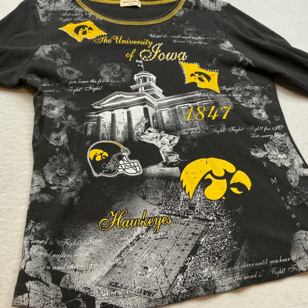 Studio Gem University of‎ Iowa Hawkeyes Graphic Top Size Medium Black 3/4 Sleeve